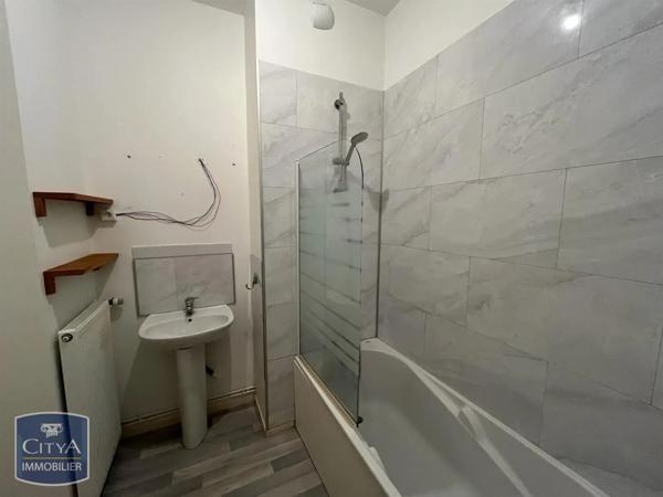 Appartement à louer 3 pièces 80.92m² Saint-Léonard-de-Noblat (87400)