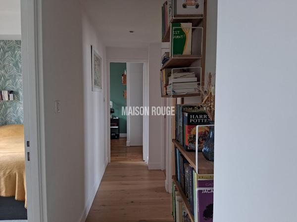 Appartement à vendre 6 pièces, 126 m2, centre-ville Rennes, très bon état. Garage. Ascenseur