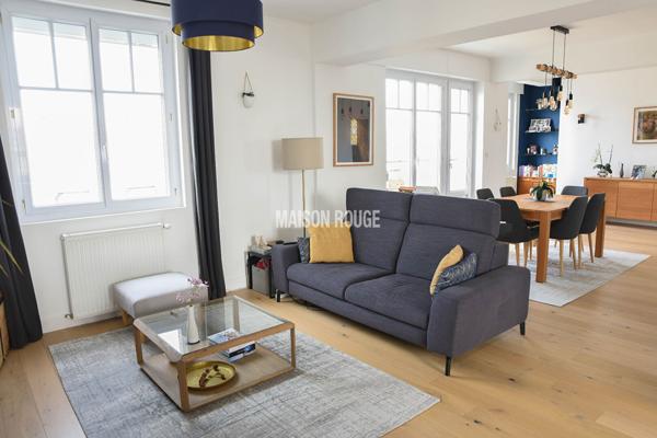 Appartement à vendre 6 pièces, 126 m2, centre-ville Rennes, très bon état. Garage. Ascenseur