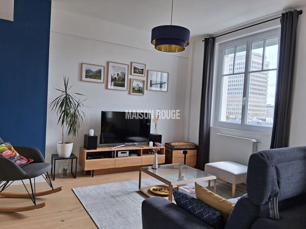 Appartement à vendre 6 pièces, 126 m2, centre-ville Rennes, très bon état. Garage. Ascenseur