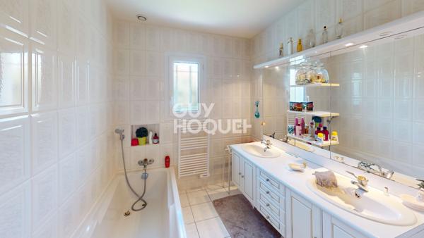 Maison La Bree Les Bains 4 pièce(s) 118 m2