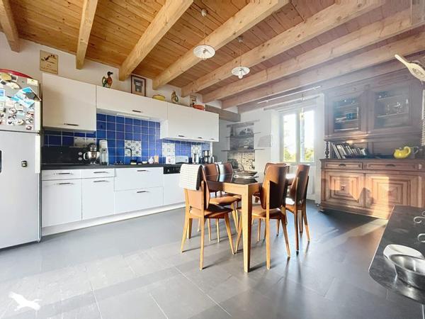 Maison à vendre 296 500 € Brigueuil 6 p 179 m² DPE C