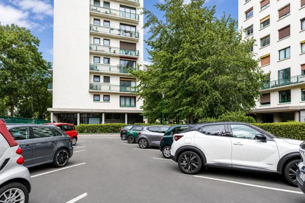 Paris 16e - T1 bis avec balcon, vue dégagée, cave, parking 34 m²