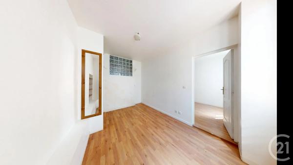 Appartement à vendre  2 pièces - 27,89 m 2   AUBERVILLIERS  - 93