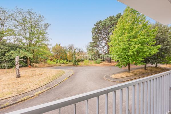 Vente
                Appartement76 m² - 4 Pièces -
                    REZE (44400)