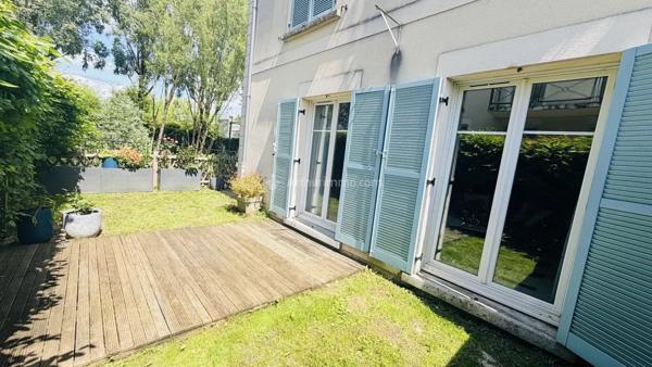 Vente                                                      Maison de village
                        
                     5 pièces                      101 m2                     à Serris
