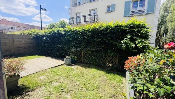 Vente                                                      Maison de village
                        
                     5 pièces                      101 m2                     à Serris