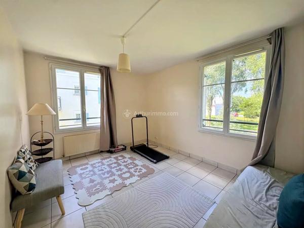 Vente                                                      Maison de village
                        
                     5 pièces                      101 m2                     à Serris