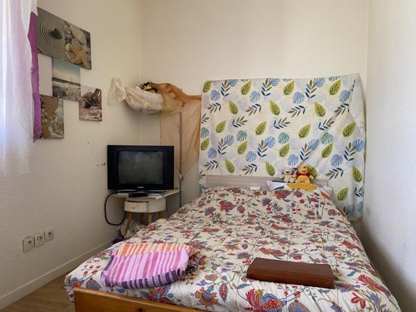 A 800 mètres du marché – Studio avec stationnement