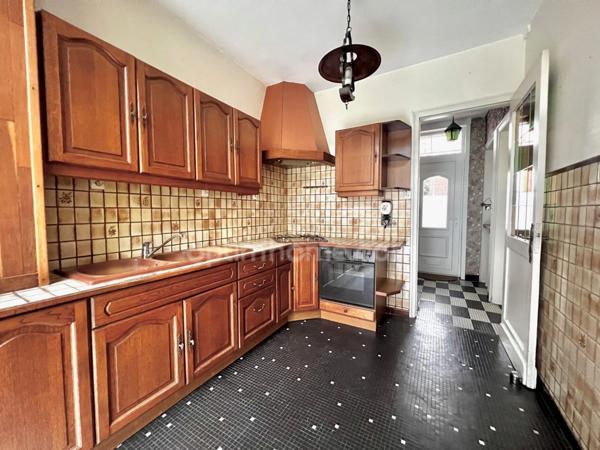 Maison semi-mitoyenne 3 chambres avec garage et jardin