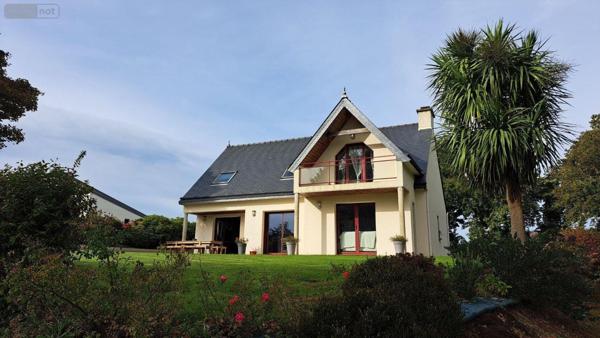 Maison individuelle à vendre à Guerlesquin dans le Finistère (29650), ref : 0495