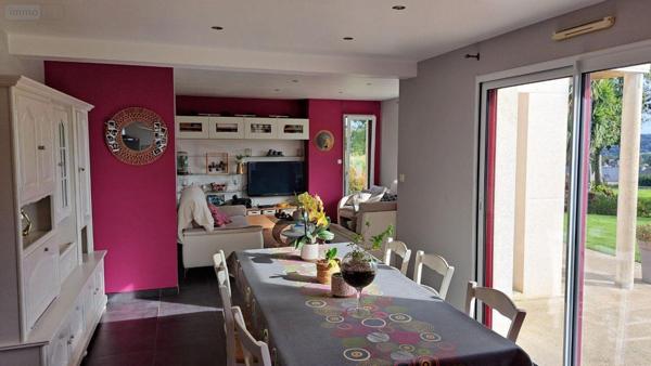 Maison individuelle à vendre à Guerlesquin dans le Finistère (29650), ref : 0495