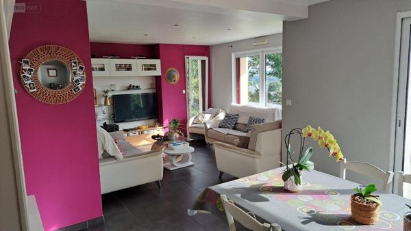 Maison individuelle à vendre à Guerlesquin dans le Finistère (29650), ref : 0495