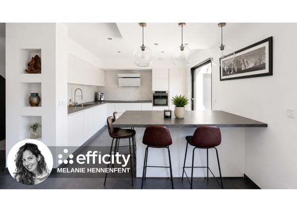 Maison
         5 pièces
        - 150 m² Bien prestige 560 000 € *