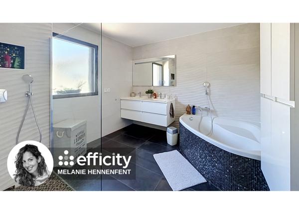 Maison
         5 pièces
        - 150 m² Bien prestige 560 000 € *