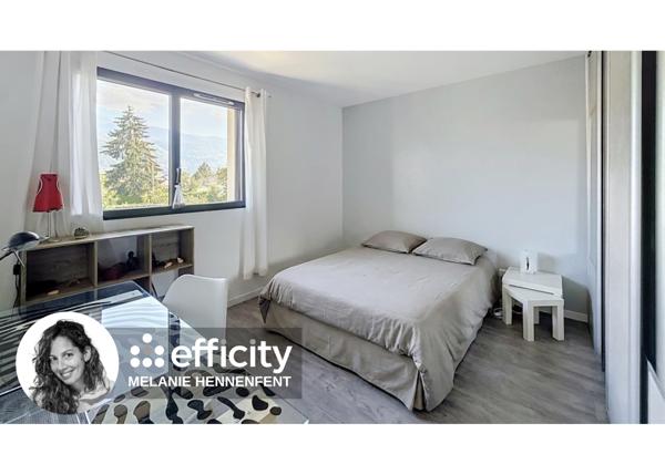 Maison
         5 pièces
        - 150 m² Bien prestige 560 000 € *