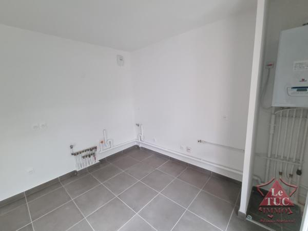 Studio avec terrasse – 92000 € FAI Orange (84100)
