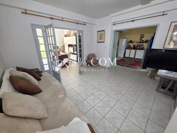 Villa 6 pièce(s) 4 chambre(s) 225 m²