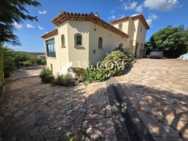 Villa 6 pièce(s) 4 chambre(s) 225 m²