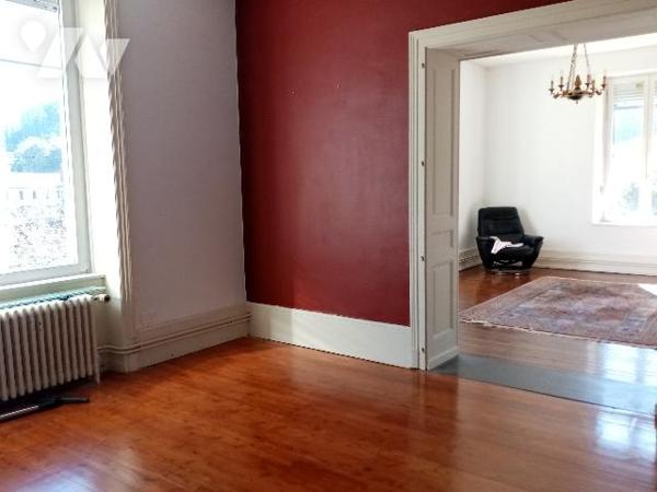 Secteur très prisé très bel appartement de caractère de 121 m² cave, parking