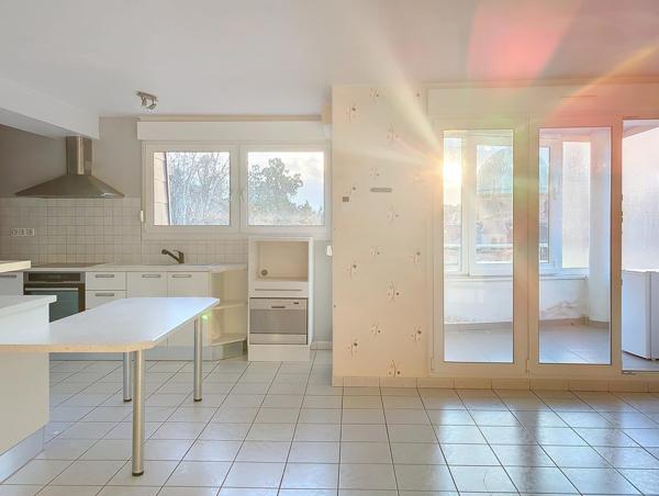 Appartement T3 avec un balcon fermé et une très belle vue