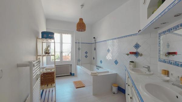 Propriete à vendre 7 pièces SAINT REMY DE PROVENCE (13)