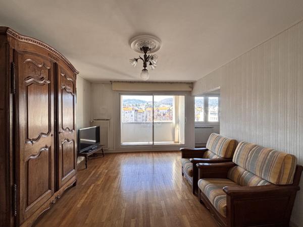 Appartement avec 2 parkings, balcon