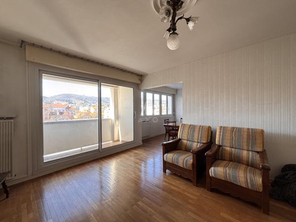 Appartement avec 2 parkings, balcon