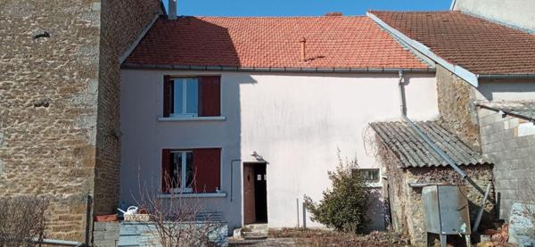 Maison à restaurer à vendre à Neuilly-l'Évêque en Haute-Marne (52360), ref : 52020-45