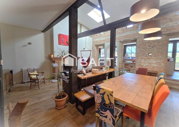 Maison de ville de 205 m² avec garage et jardin