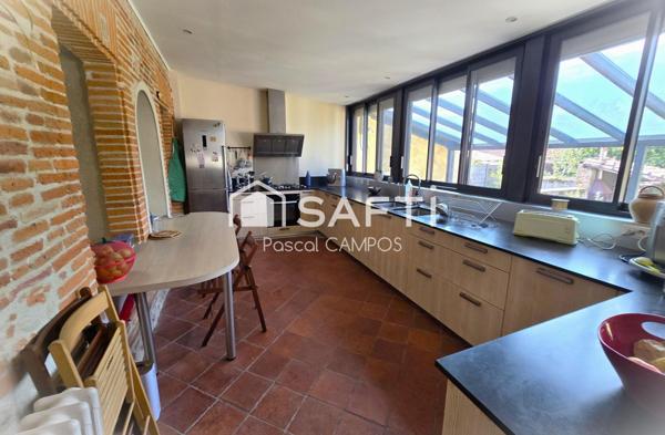 Maison de ville de 205 m² avec garage et jardin