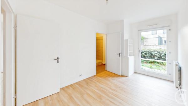 Appartement à vendre  4 pièces - 72 m 2   AUBERVILLIERS  - 93
