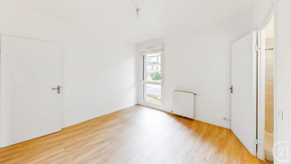 Appartement à vendre  4 pièces - 72 m 2   AUBERVILLIERS  - 93