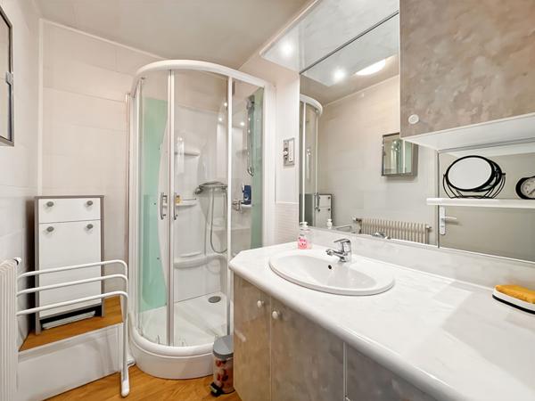 T2 proche mer avec vue forêt