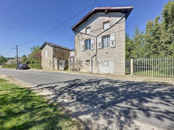 Tournus (71700) Tournus au calme : Deux maisons à rénover + terrain constructible