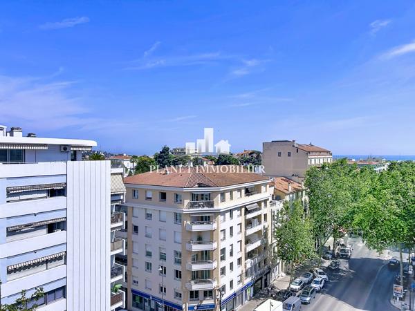 CANNES - 2 PIÈCES EN DERNIER ÉTAGE AVEC TERRASSE