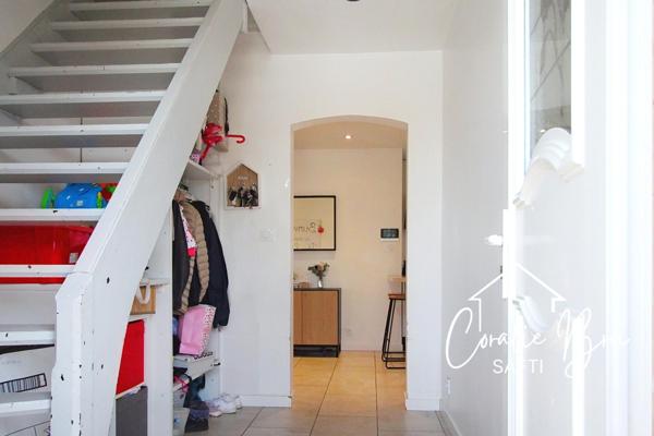 Maison Traditionnelle rénovée sur beau terrain clos