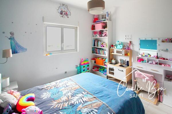 Maison Traditionnelle rénovée sur beau terrain clos