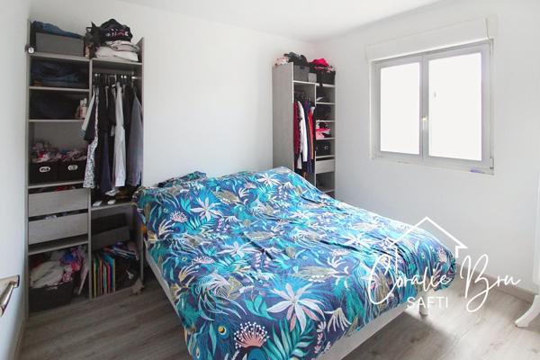 Maison Traditionnelle rénovée sur beau terrain clos