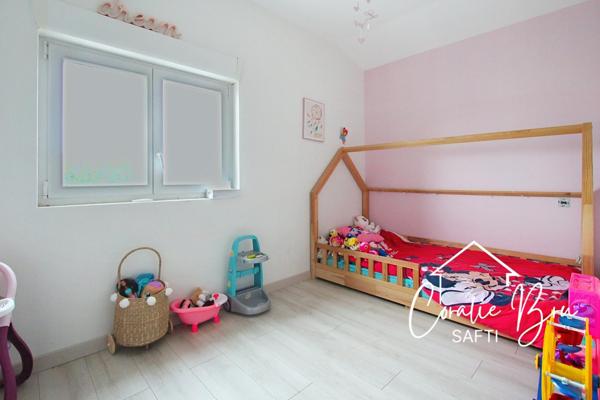 Maison Traditionnelle rénovée sur beau terrain clos