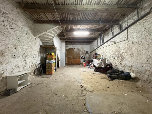 A VENDRE SERIGNAN (34) Garage - Local 115 m²