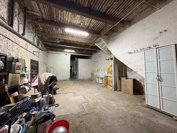 A VENDRE SERIGNAN (34) Garage - Local 115 m²