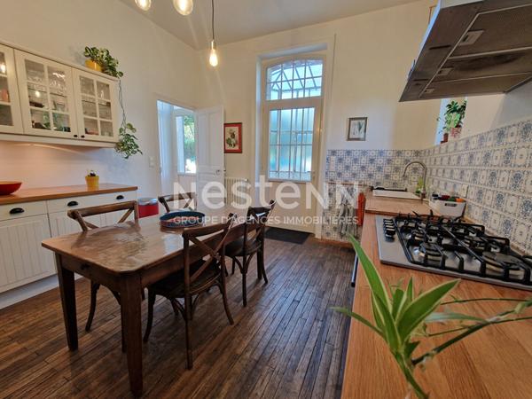 Maison renovee en centre ville de Nontron, beau jardin de 1000 m2 et piscine