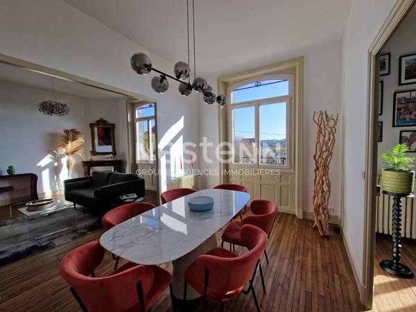 Maison renovee en centre ville de Nontron, beau jardin de 1000 m2 et piscine