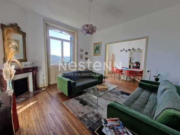 Maison renovee en centre ville de Nontron, beau jardin de 1000 m2 et piscine