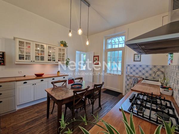 Maison renovee en centre ville de Nontron, beau jardin de 1000 m2 et piscine