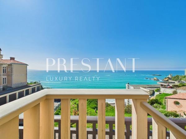 Très bien situé, appartement rare avec grande terrasse et vue vue imprenable Océan, BIARRITZ