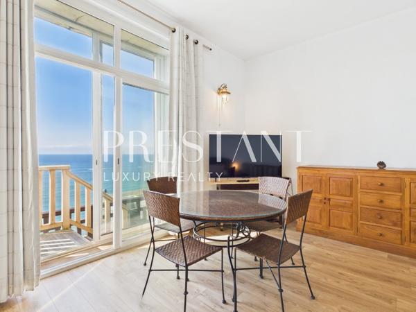 Très bien situé, appartement rare avec grande terrasse et vue vue imprenable Océan, BIARRITZ