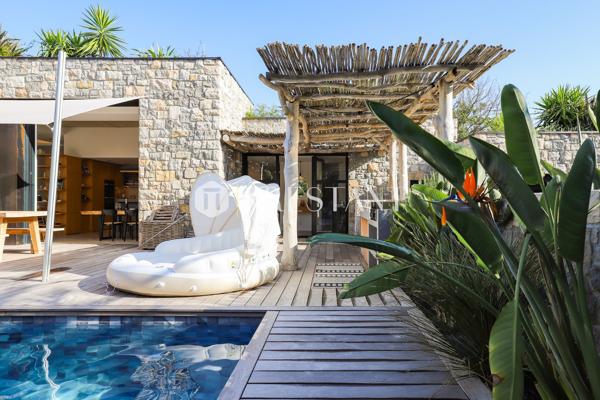 ETCHE KOSKENIA – Une villa d’exception en location saisonnière au coeur du village avec piscine et plage à pied – 8 personnes, GUETHARY