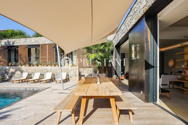 ETCHE KOSKENIA – Une villa d’exception en location saisonnière au coeur du village avec piscine et plage à pied – 8 personnes, GUETHARY